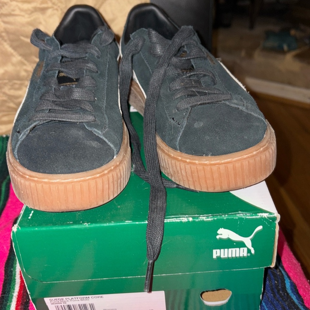 Puma Suede Platform Core Sneaker-women’s 7.5, black, USED LIKE NEW